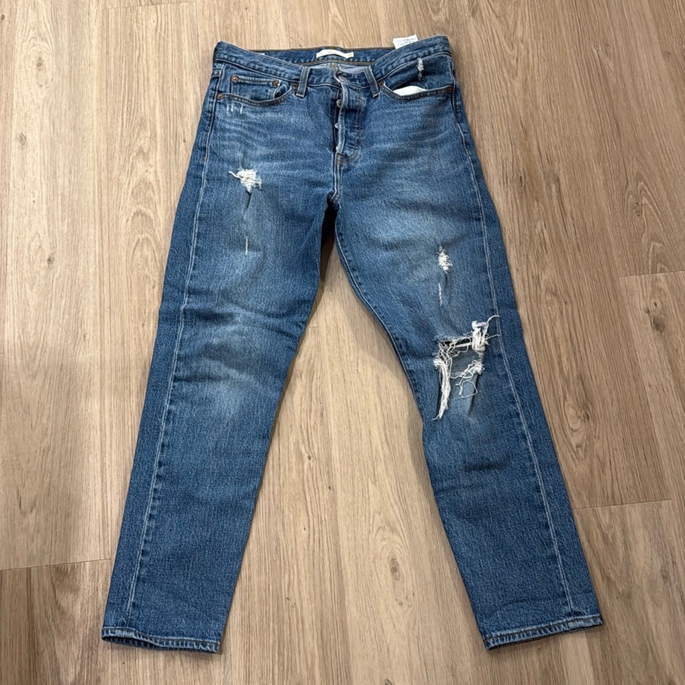 Levi’s Wedgie Distressed Jeans